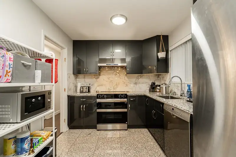 467 FADER STREET - photo 4 of 35