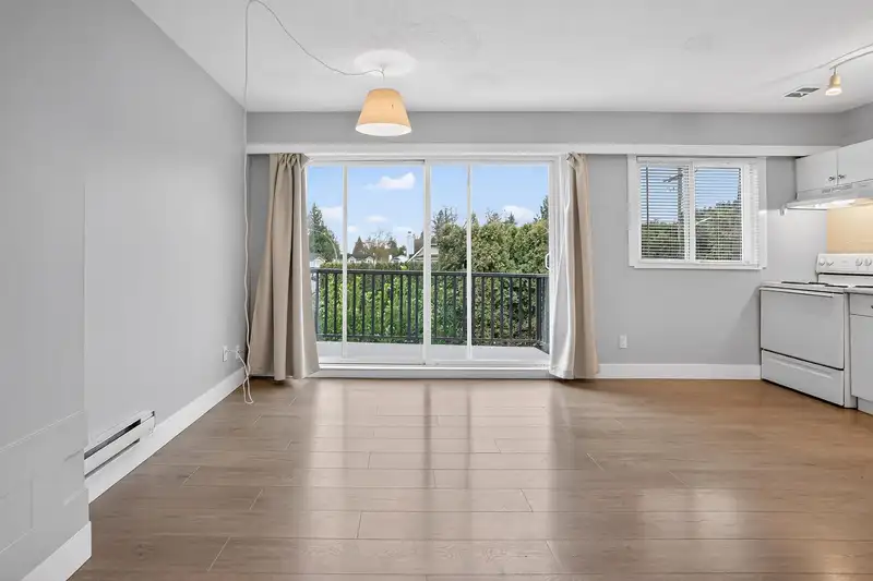 18 21555 DEWDNEY TRUNK ROAD - photo 1 of 21