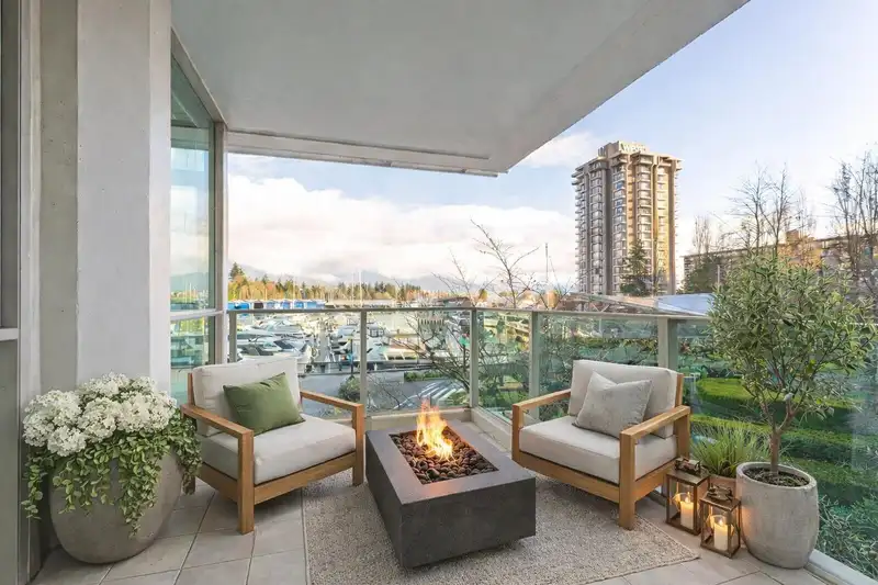 205 1717 BAYSHORE DRIVE - photo 3 of 40