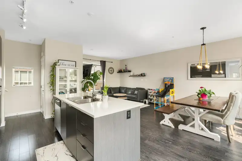 15 7848 209 STREET - photo 2 of 29