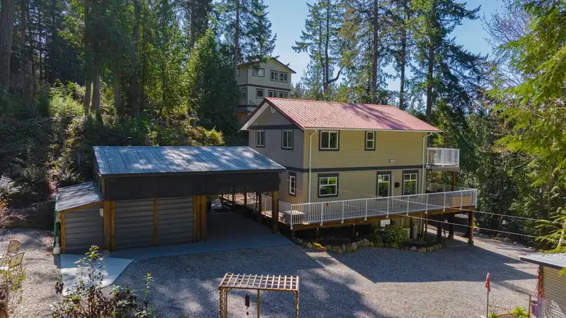 7498 AMBER ROAD - photo 1 of 30
