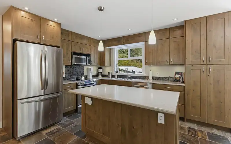 7498 AMBER ROAD - photo 3 of 30