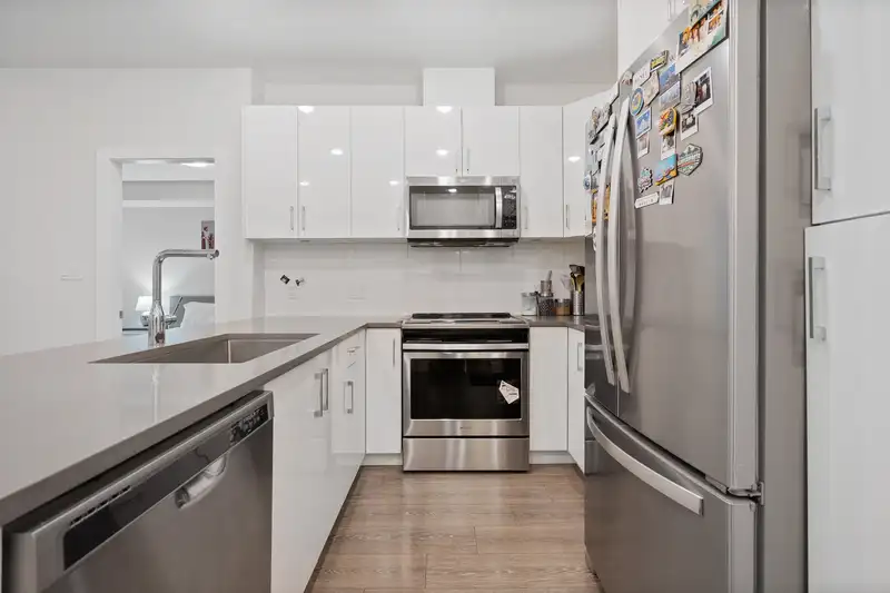 113 15351 101 AVENUE - photo 4 of 18