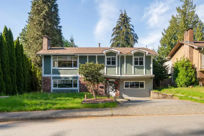 2701 DAYBREAK AVENUE - photo 1 of 17
