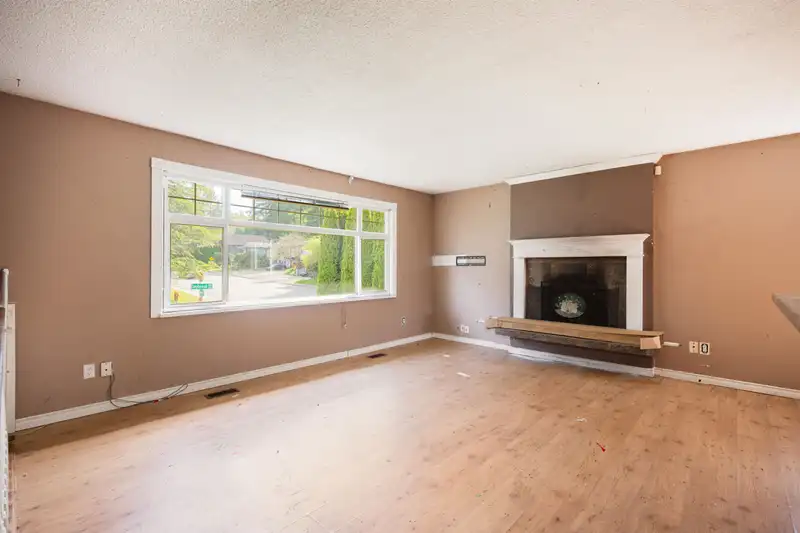 2701 DAYBREAK AVENUE - photo 4 of 17