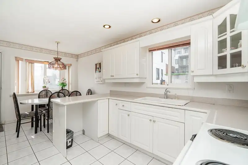 726 E 56TH AVENUE - photo 4 of 14