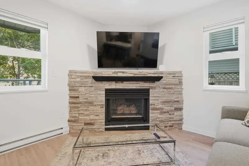 2B 1048 E 7TH AVENUE - photo 4 of 20