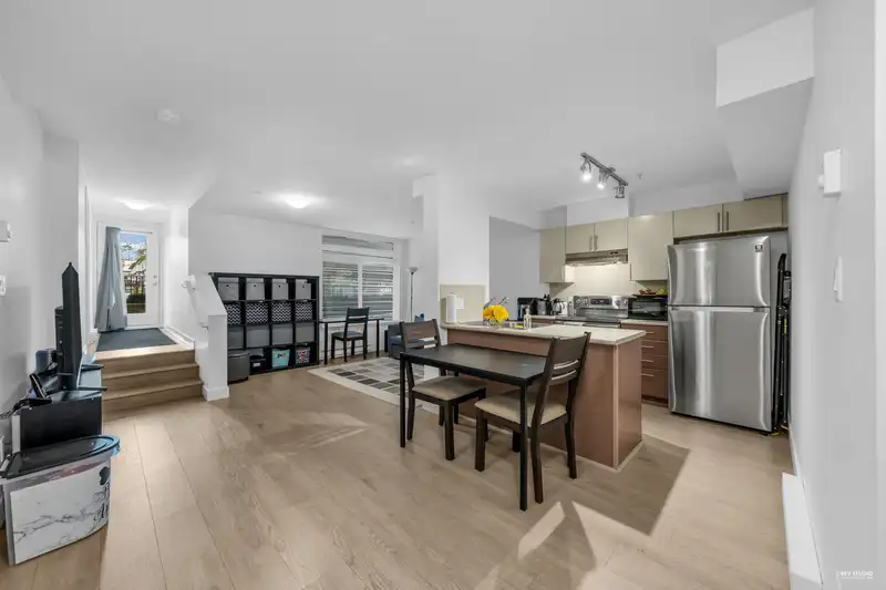 103 5692 KINGS ROAD - photo 2 of 22