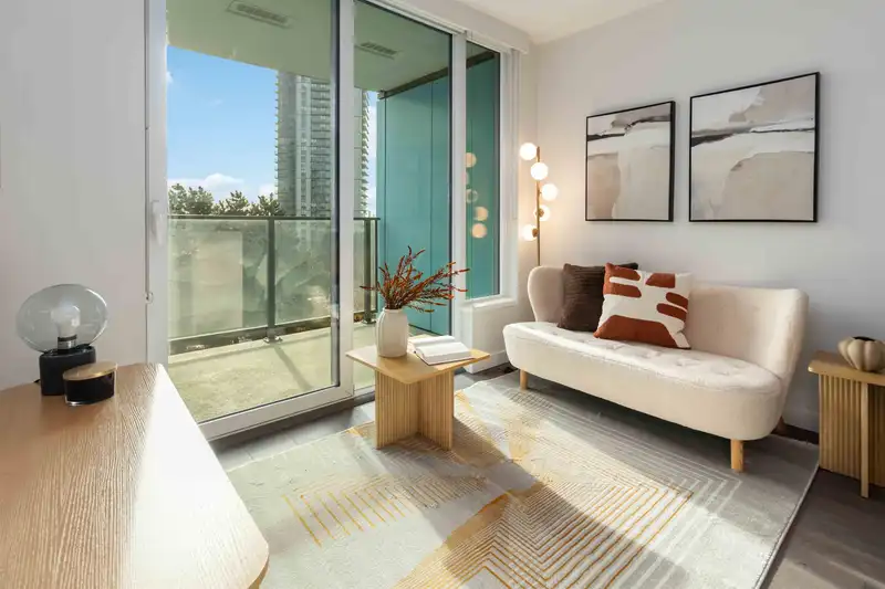 601 8238 LORD STREET - photo 2 of 13