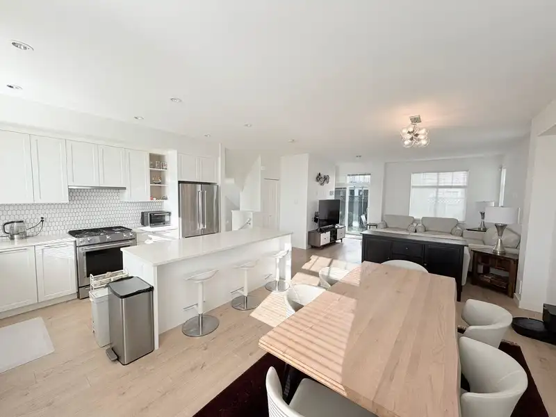 162 3565 BAYCREST AVENUE - photo 4 of 20