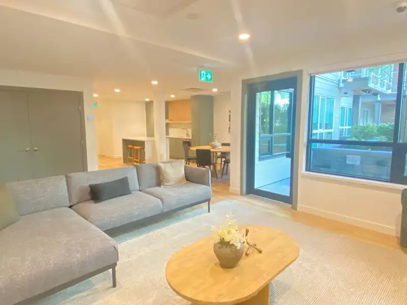 508 723 GROVER AVENUE - photo 2 of 28