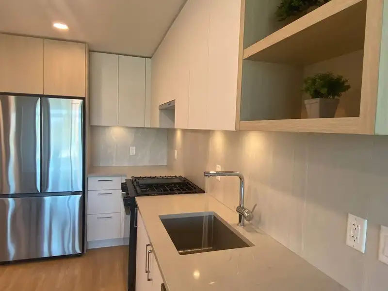 508 723 GROVER AVENUE - photo 4 of 28