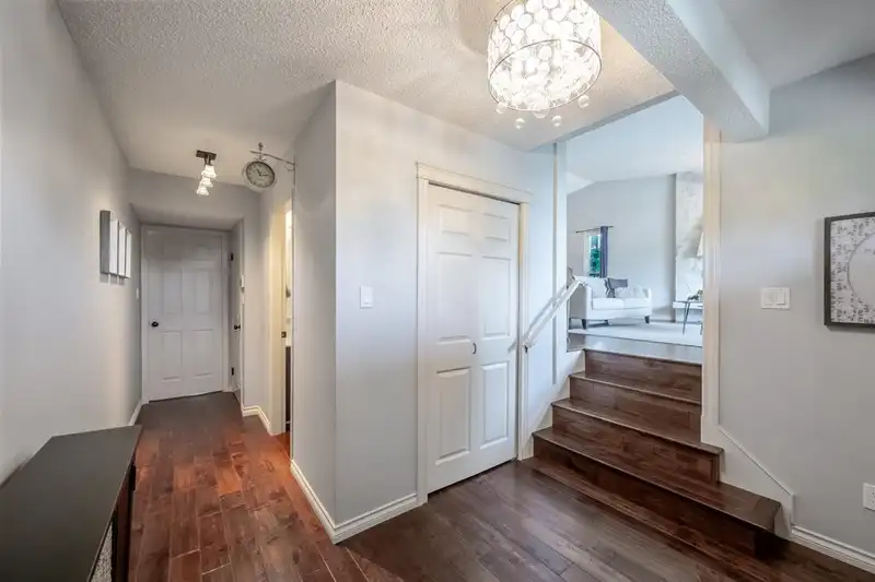 7844 108B STREET - photo 3 of 39