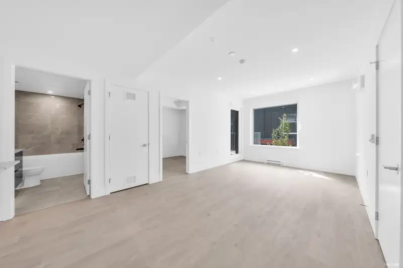 2210 E 1ST AVENUE - photo 2 of 34