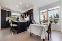 72 2774 MONTROSE AVENUE - thumbnail 6