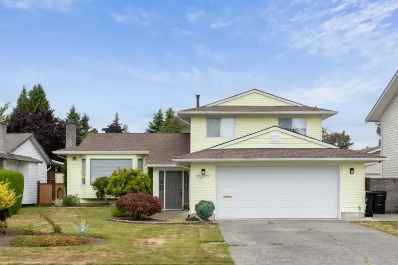 20895 51B AVENUE - photo 1 of 40