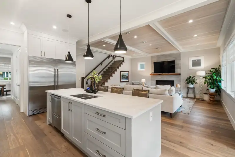 1745 ENDERBY AVENUE - photo 1 of 36