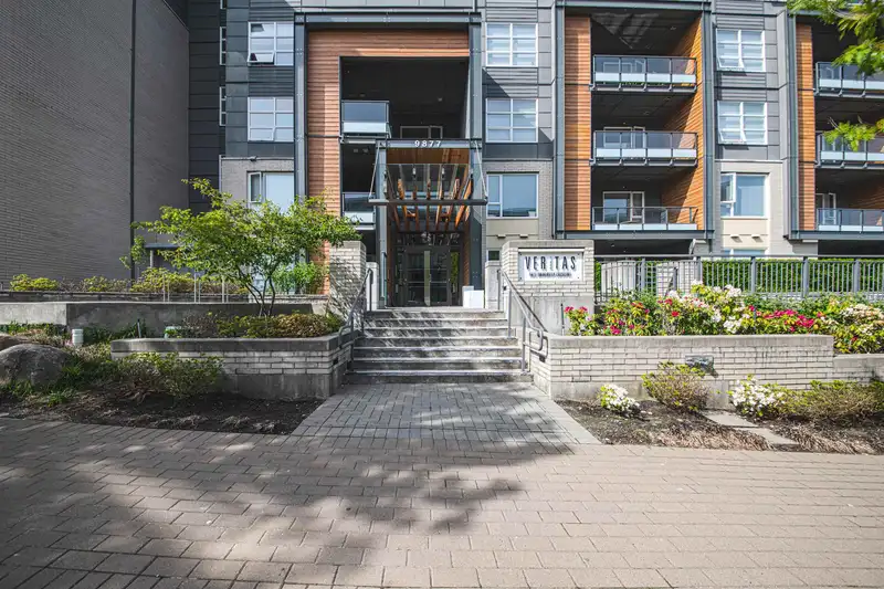 405 9877 UNIVERSITY CRESCENT - photo 3 of 23