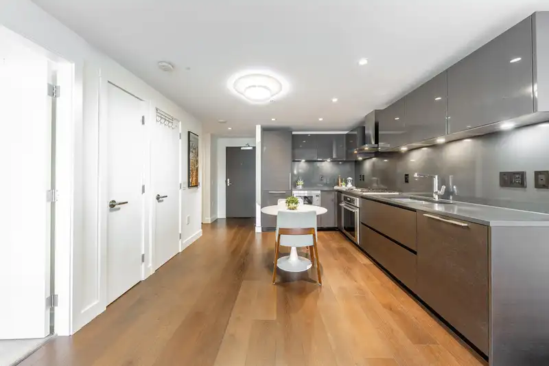 201 1561 W 57TH AVENUE - photo 4 of 24