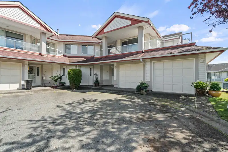 11 31406 UPPER MACLURE ROAD - photo 1 of 37