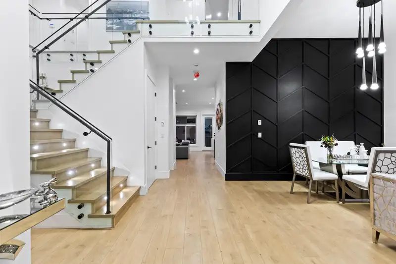 10686 141A STREET - photo 3 of 40