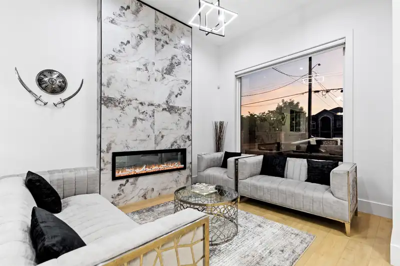 10686 141A STREET - photo 4 of 40