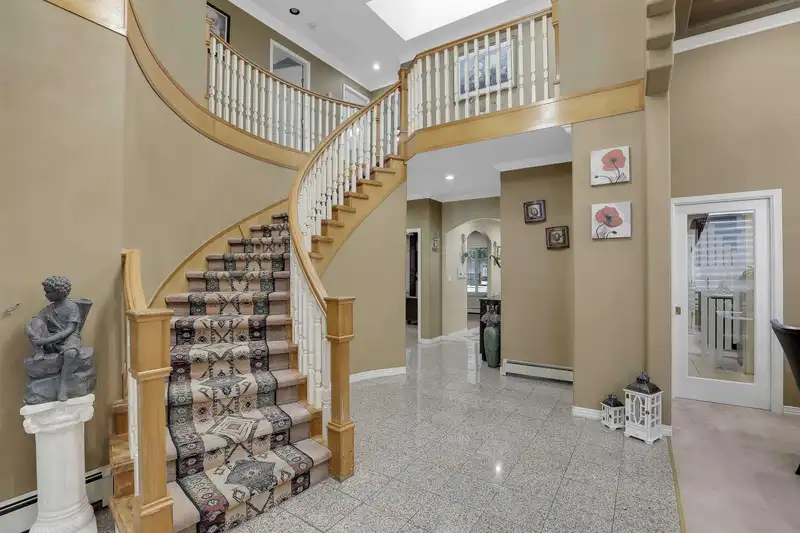 6125 132A AVENUE - photo 3 of 40