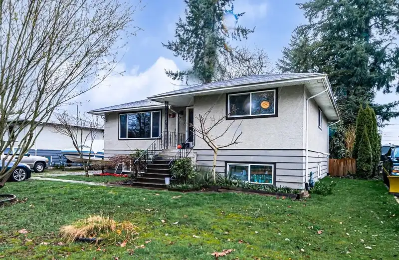 1771 GRANT AVENUE - photo 1 of 33
