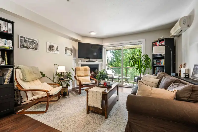 309 2038 SANDALWOOD CRESCENT - photo 3 of 22