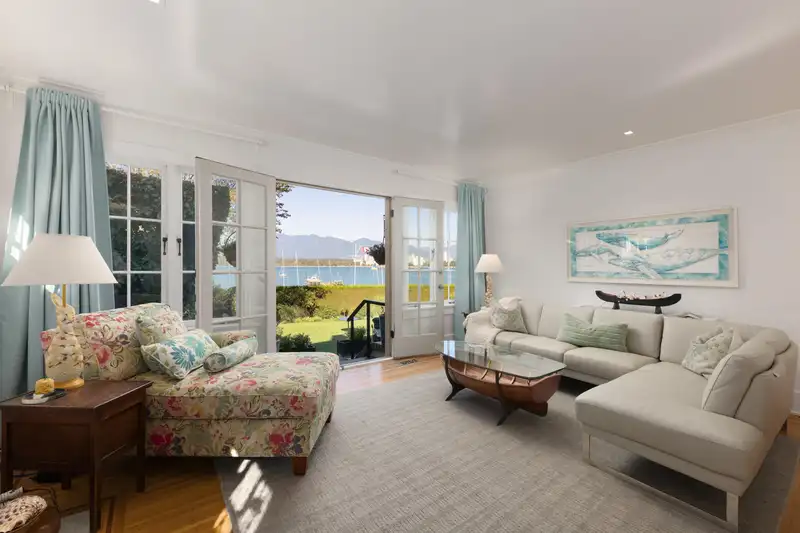 2449 POINT GREY ROAD - photo 2 of 33