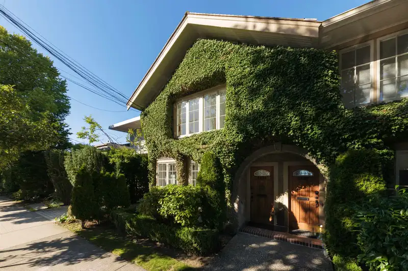 2449 POINT GREY ROAD - photo 3 of 33
