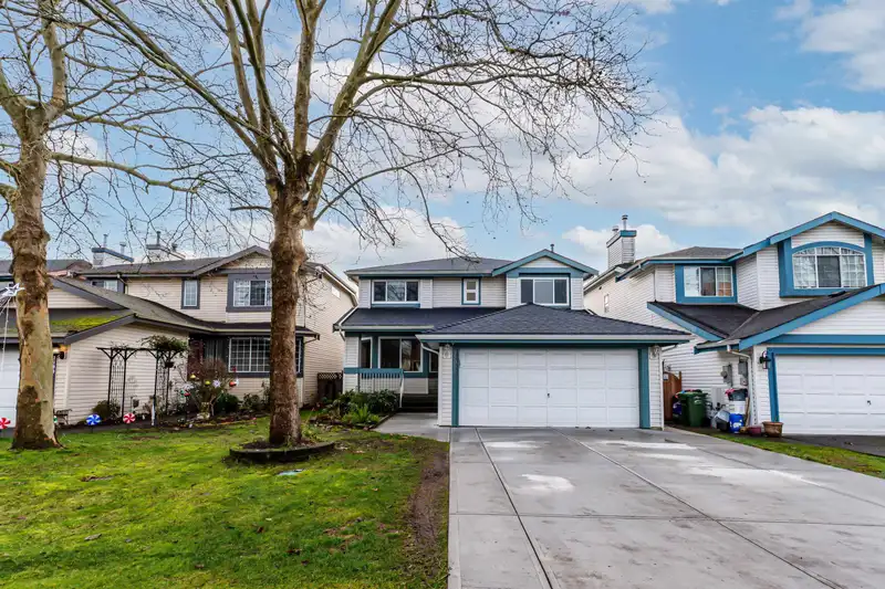 22080 MCLEAN AVENUE - photo 1 of 32