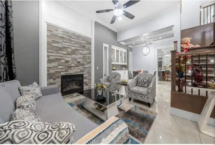 6637 121A STREET - photo 3 of 40