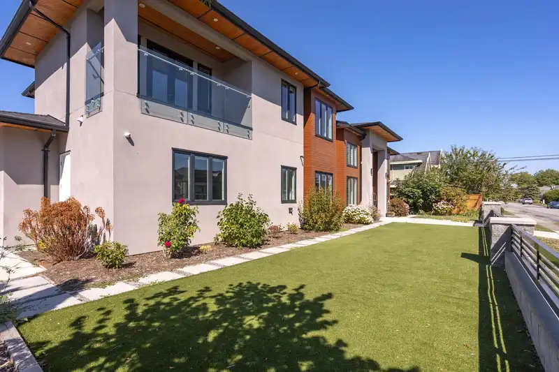 3291 ULLSMORE AVENUE - photo 4 of 40