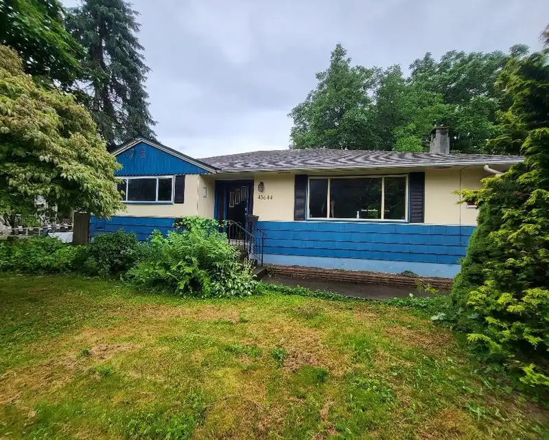 45644 WELLINGTON AVENUE - photo 1 of 16