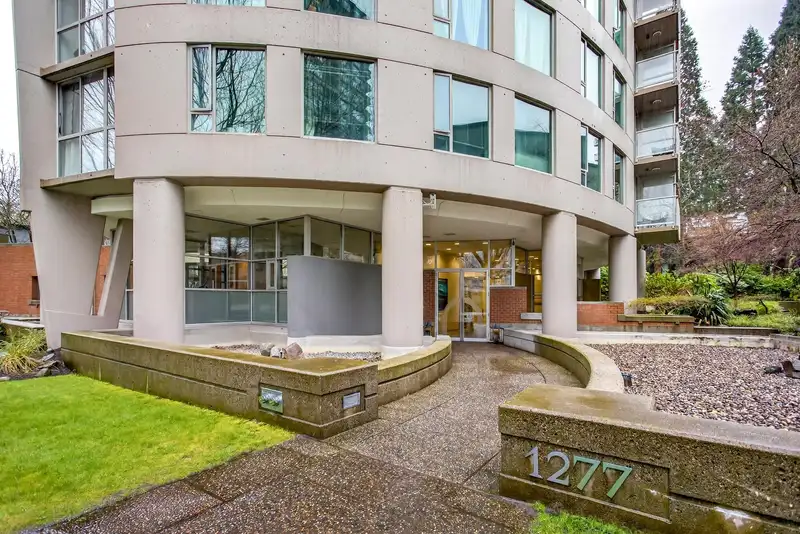 1904 1277 NELSON STREET - photo 2 of 40