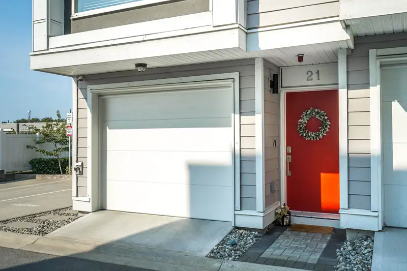 21 19628 55A AVENUE - photo 3 of 38