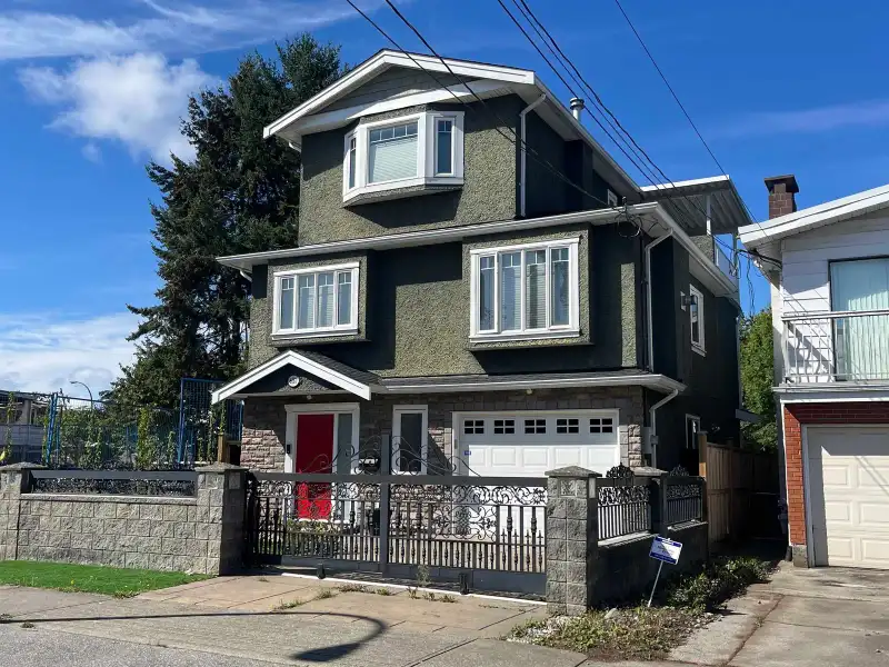 6167 COMMERCIAL STREET - photo 1 of 37