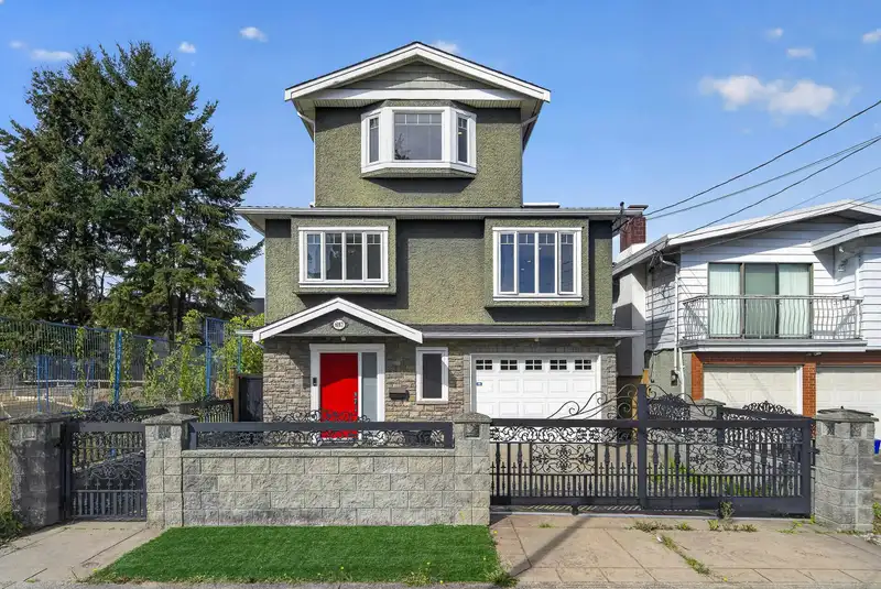 6167 COMMERCIAL STREET - photo 2 of 37