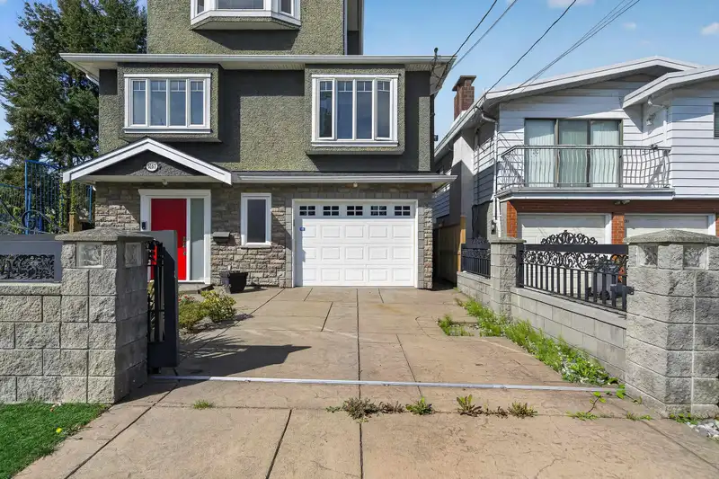 6167 COMMERCIAL STREET - photo 3 of 37