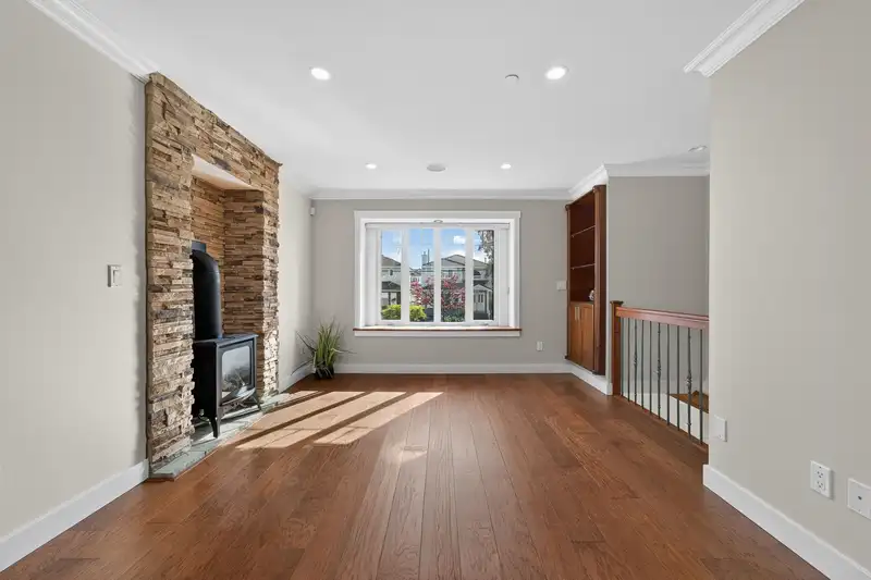 6167 COMMERCIAL STREET - photo 4 of 37