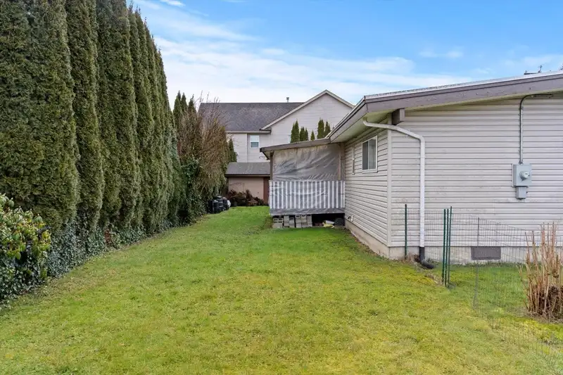 9336 BROADWAY STREET - photo 4 of 18