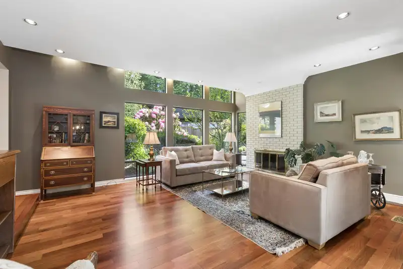 396 MATHERS AVENUE - photo 4 of 40