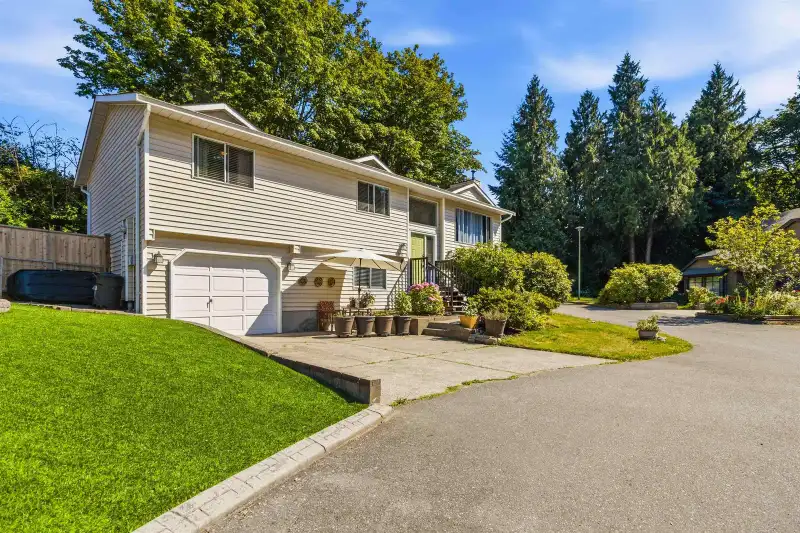 9030 JAMES PLACE - photo 1 of 40