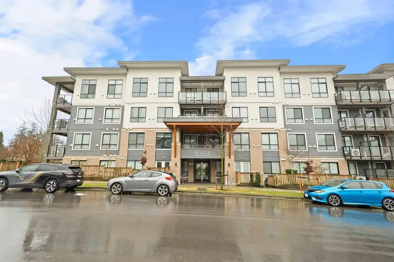 406 20356 72B AVENUE - photo 1 of 25
