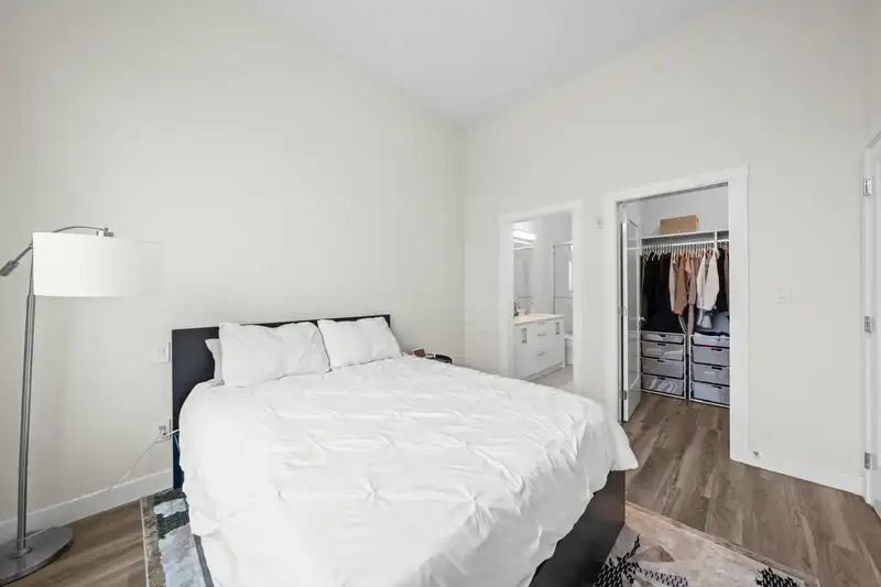 406 20356 72B AVENUE - photo 4 of 25