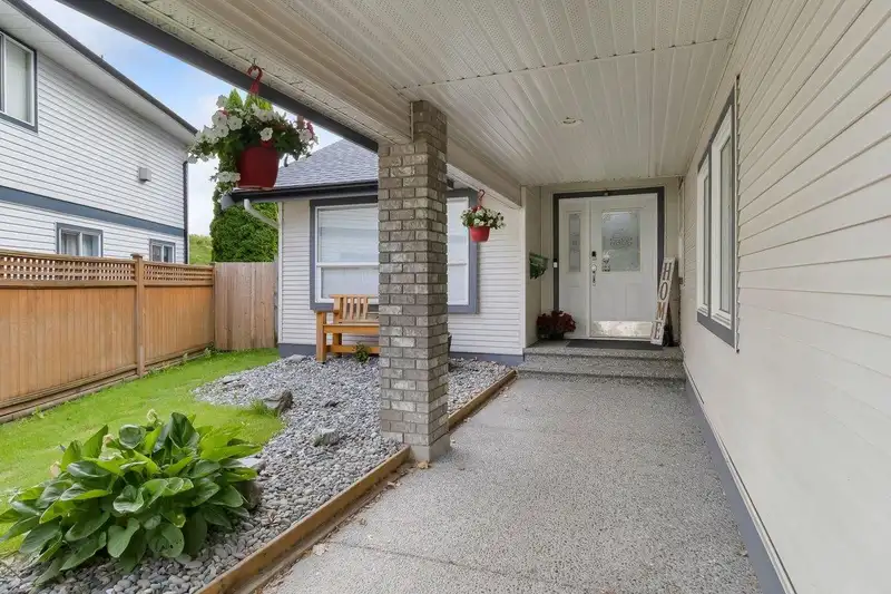 21446 83B AVENUE - photo 3 of 30