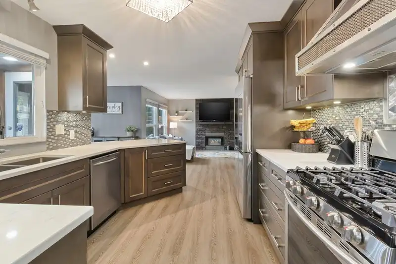 21446 83B AVENUE - photo 4 of 30