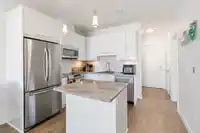 512 20696 EASTLEIGH CRESCENT - thumbnail 3