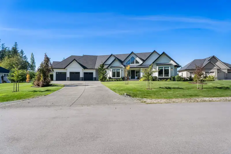 8157 231 STREET - photo 4 of 40